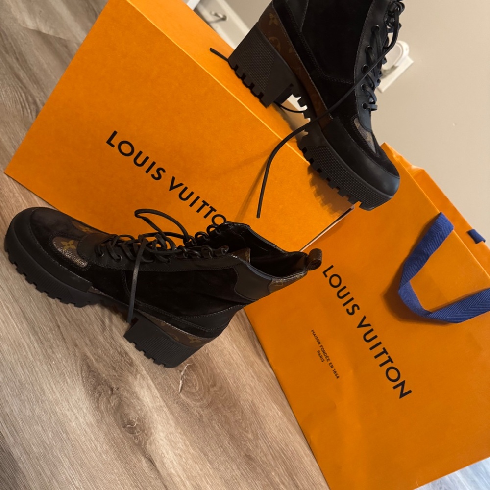 Louis Vuitton Laureate Desert Boots - Picture 5 of 6